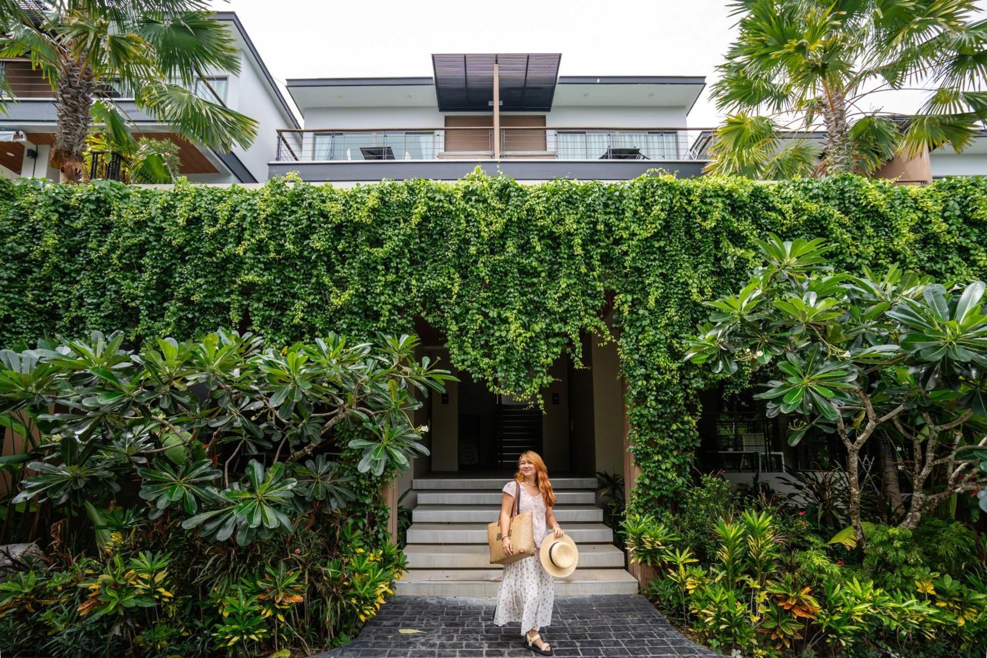 Le Resort And Villas Rawai 外观 照片 The hotel's entrance